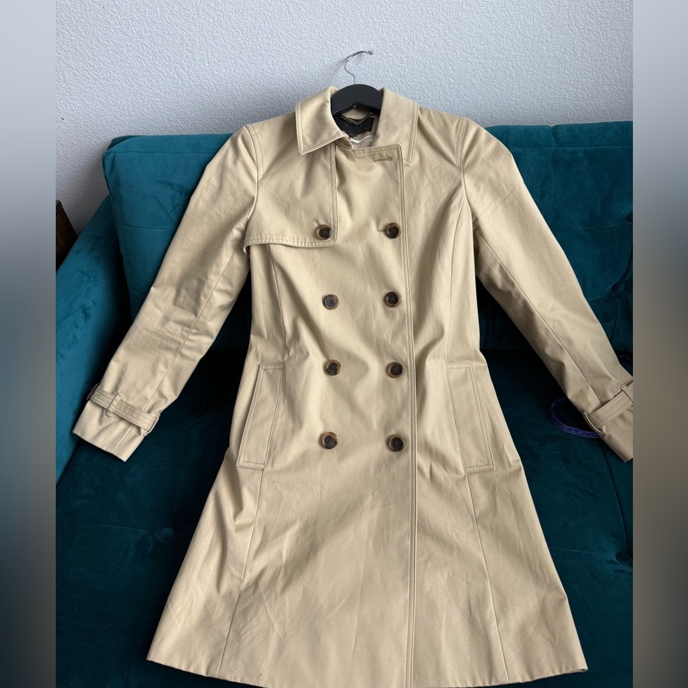 J.Crew Icon Khaki Trench Coat Size 6 – Beautiful Condition!